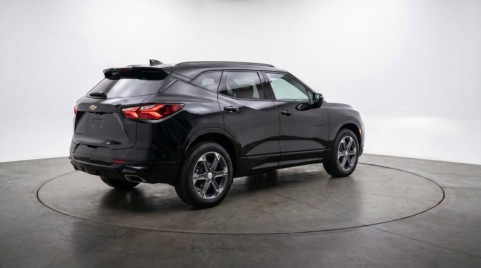 Used 2025 Chevrolet Blazer LT FWD image 9