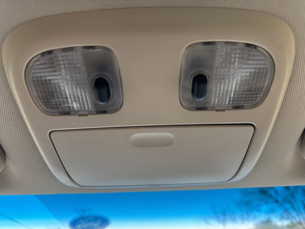 Used 2010 Ford Fusion SE image 25