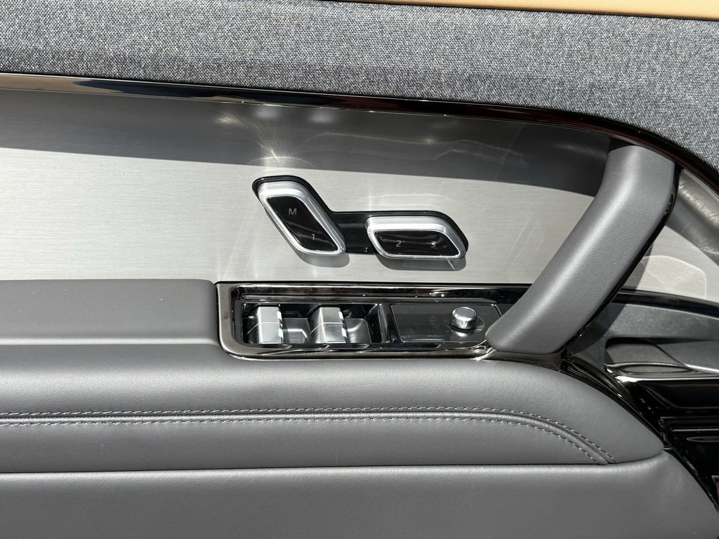 New 2025 Land Rover Range Rover Sport Dynamic SE image 16