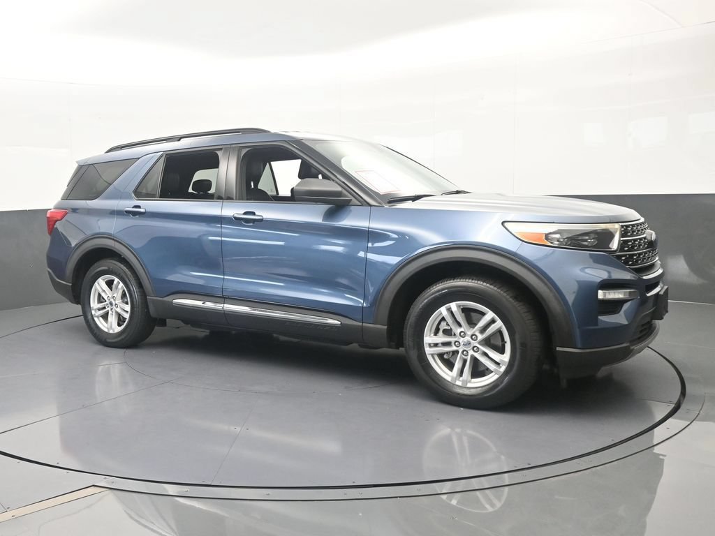 Used 2020 Ford Explorer XLT w/ Equipment Group 202A AWD/4WD image 8