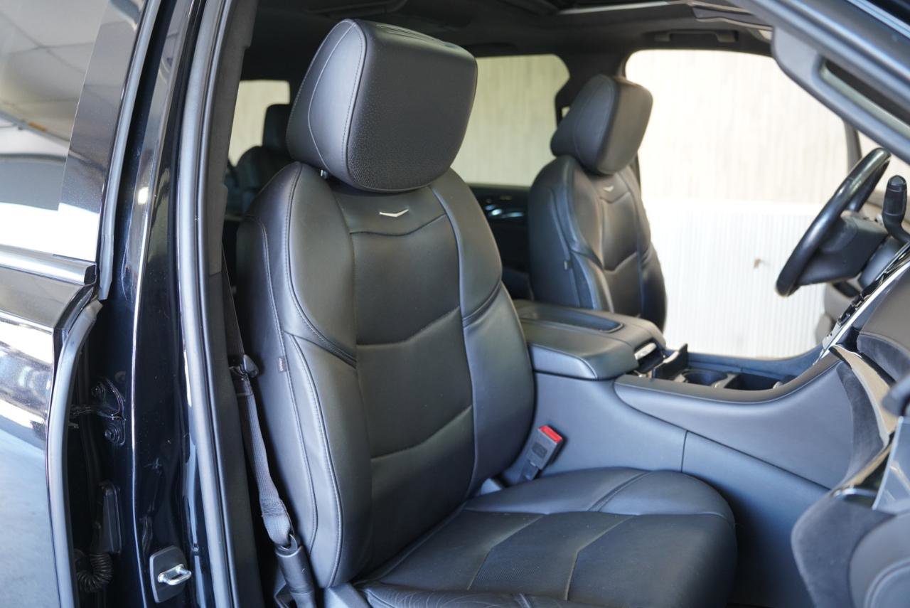 Used 2019 Cadillac Escalade ESV Platinum w/ Escalade Sport Edition image 28