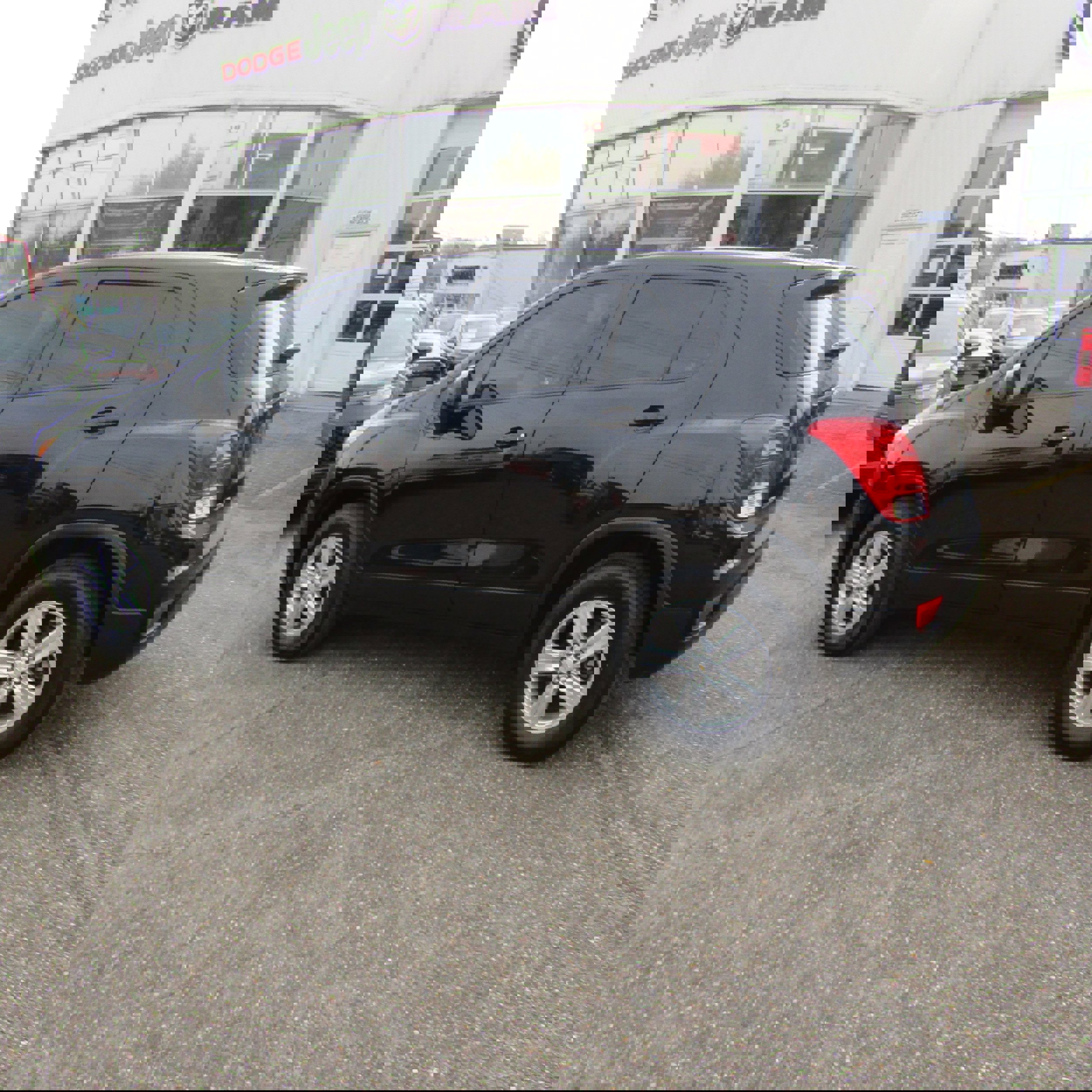Used 2020 Chevrolet Trax LS image 2