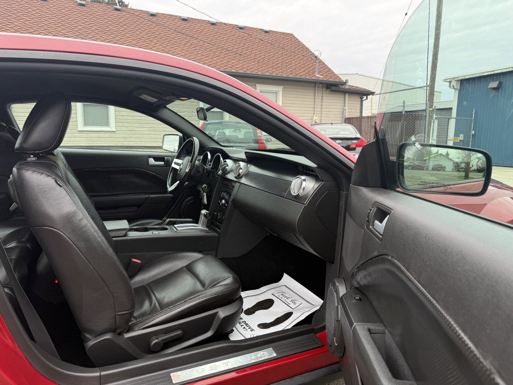 Used 2008 Ford Mustang Premium RWD image 17