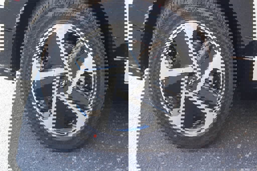 New 2026 Hyundai Ioniq 9 Limited image 8