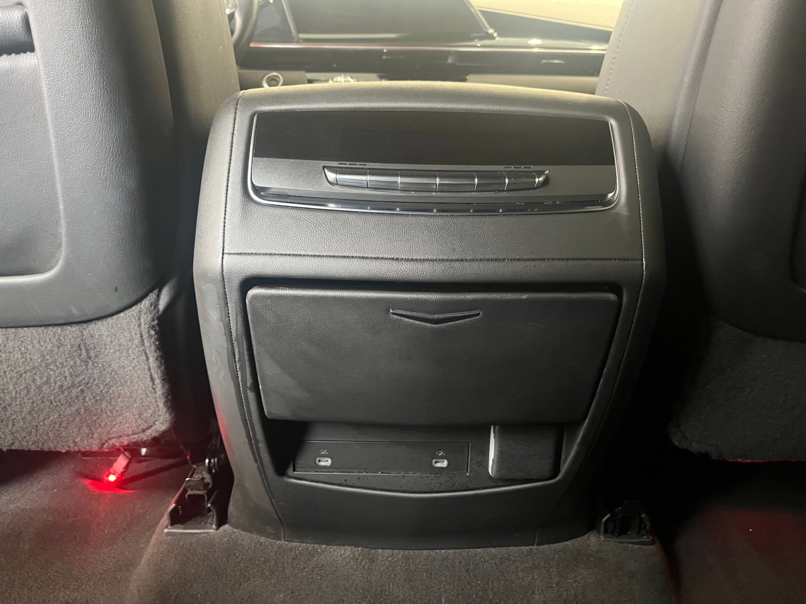 Used 2024 Cadillac Escalade ESV Sport image 19