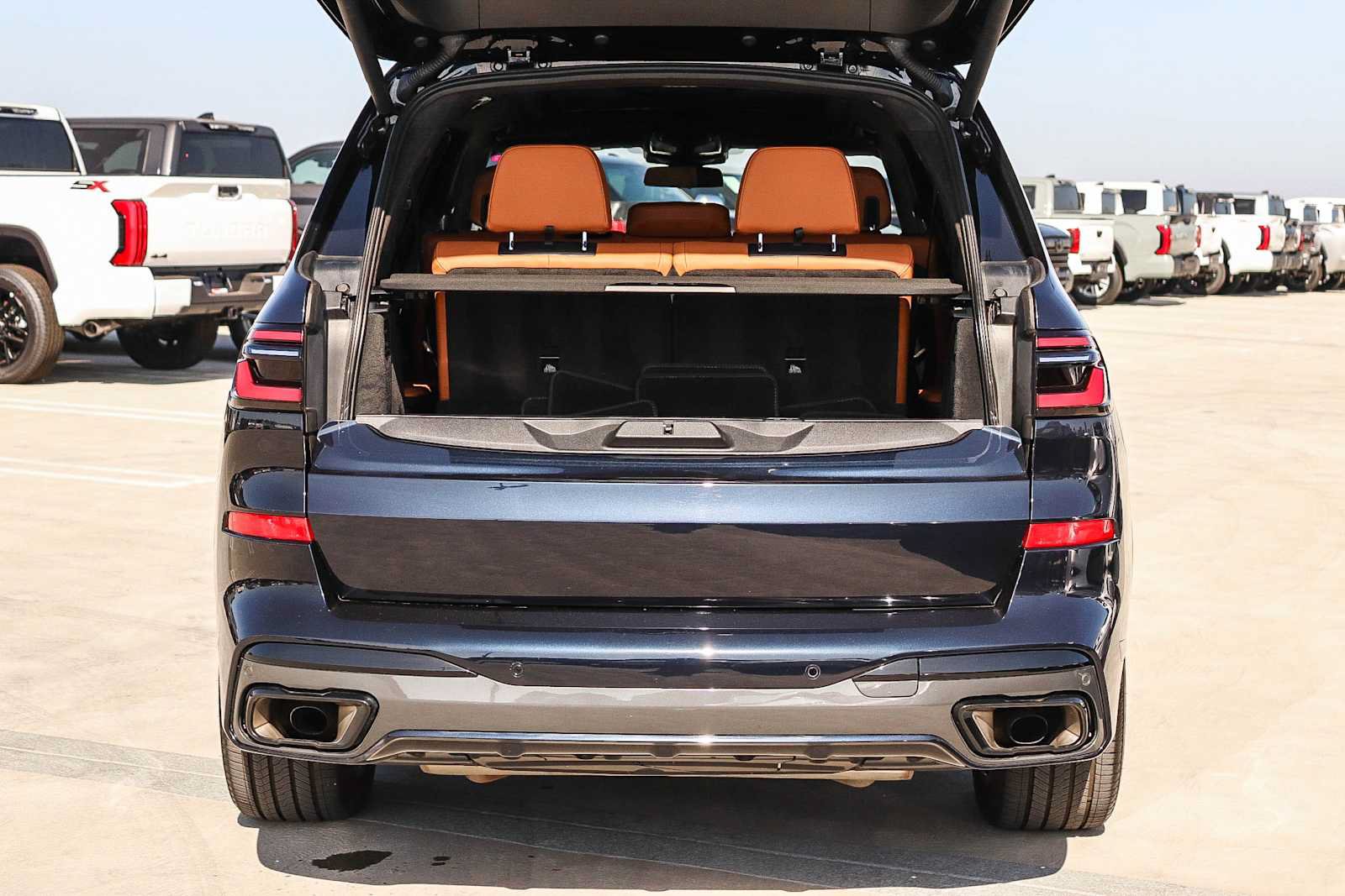 Used 2023 BMW X7 xDrive40i w/ Executive Package AWD/4WD image 34