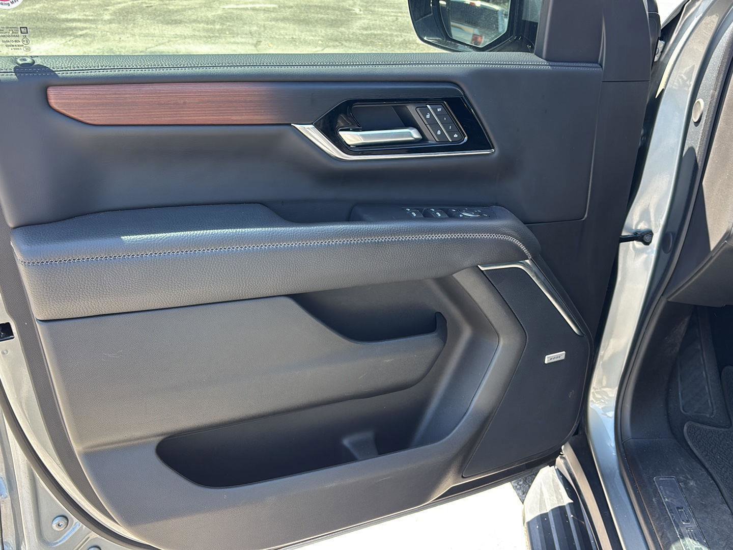 Used 2025 GMC Yukon Denali image 14