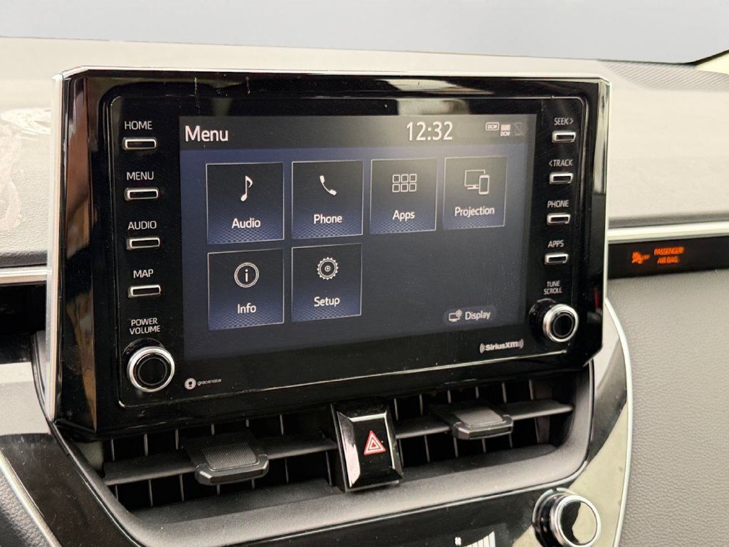 Used 2021 Toyota Corolla LE w/ Carpet Mat Package (TMS) FWD image 21
