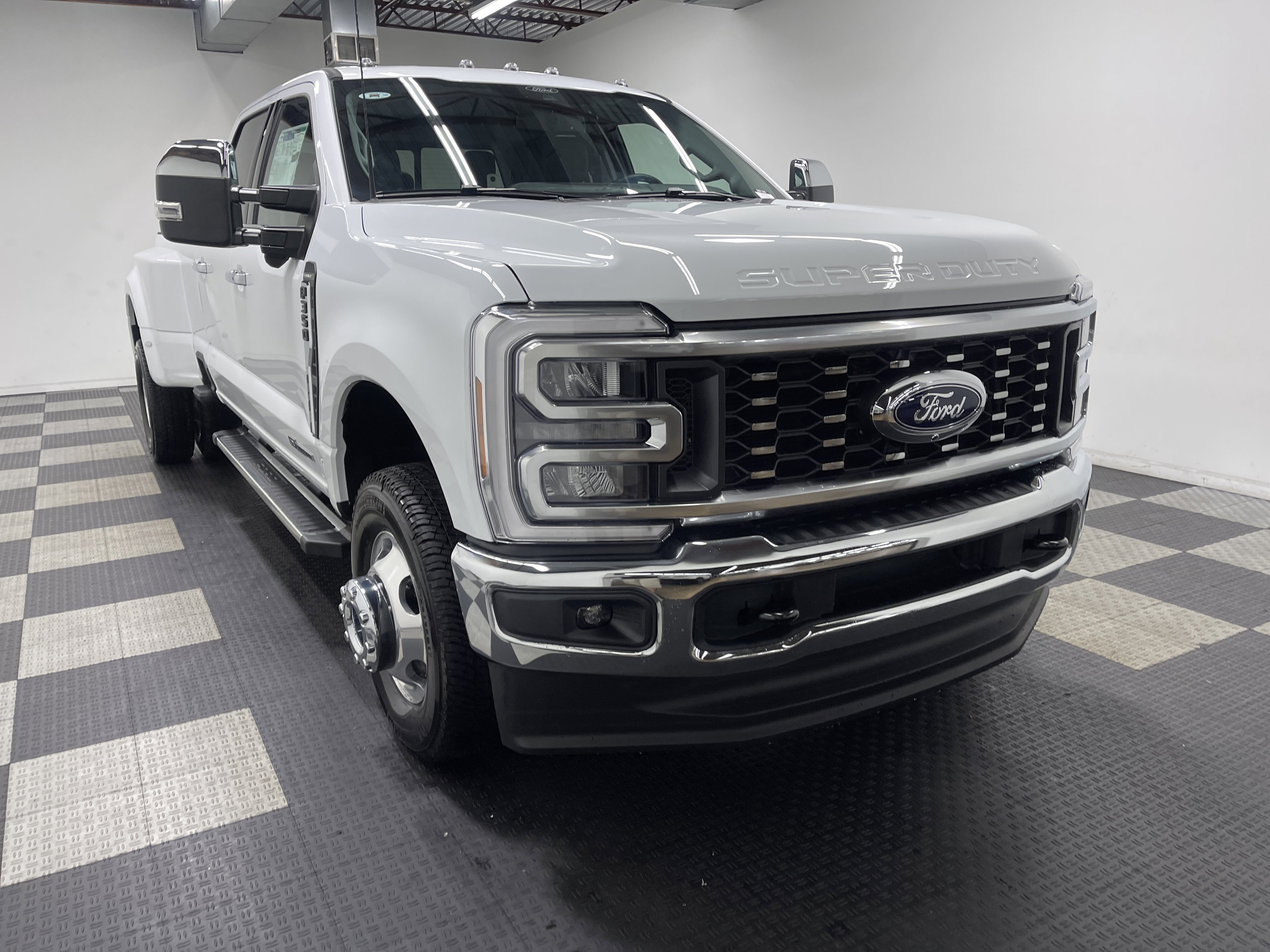 New 2026 Ford F350 Lariat w/ Chrome Package image 5