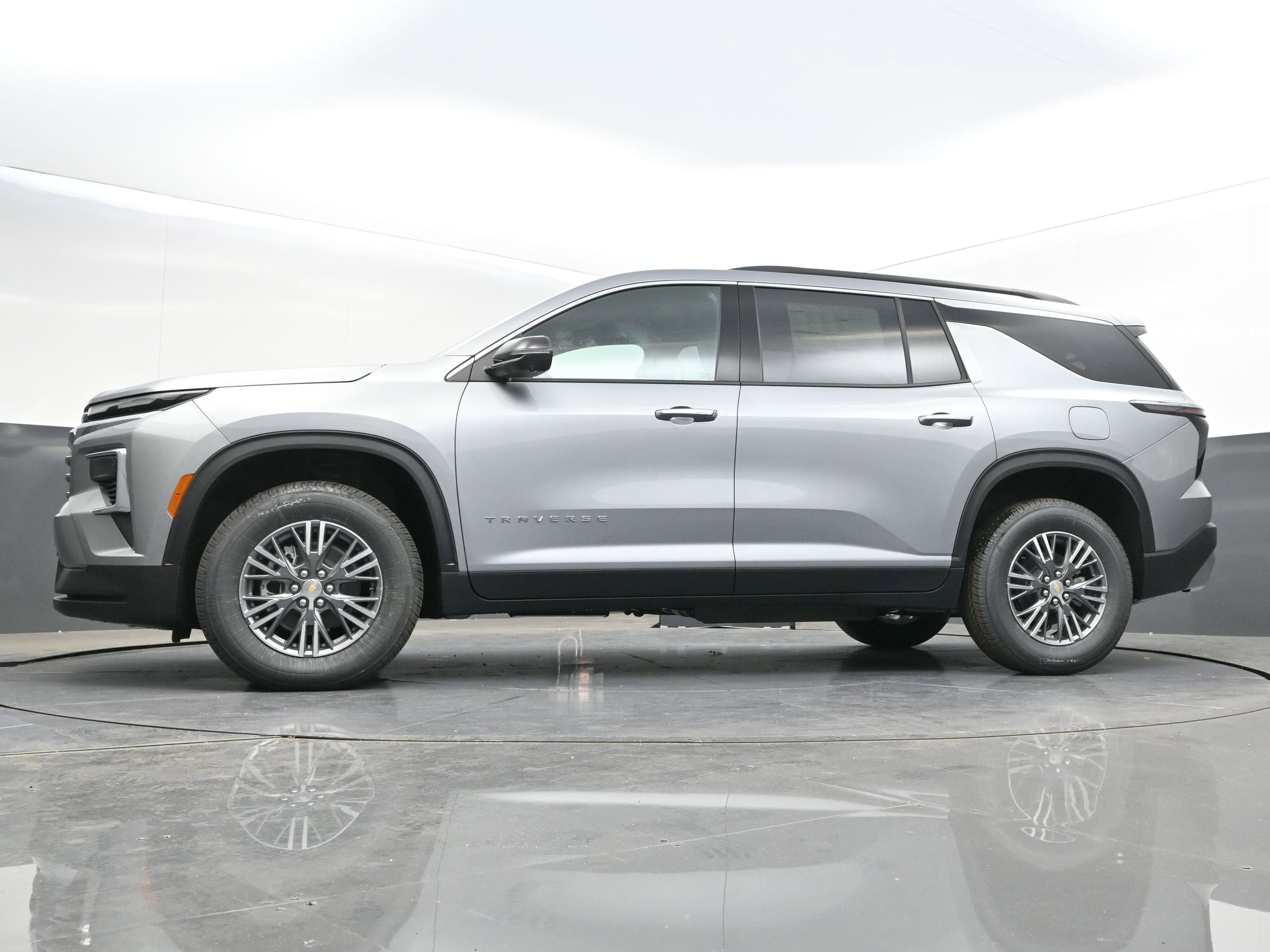 New 2026 Chevrolet Traverse LT w/ Driver Confidence Package AWD/4WD image 43