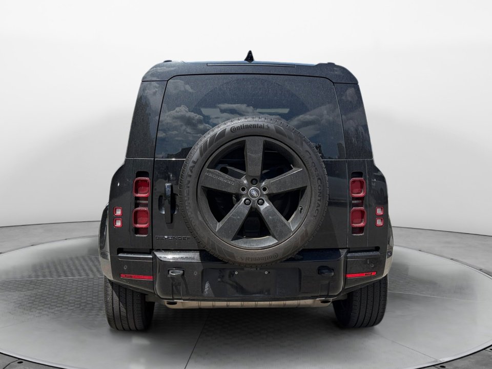 Used 2025 Land Rover Defender 110 X-Dynamic SE AWD/4WD image 6