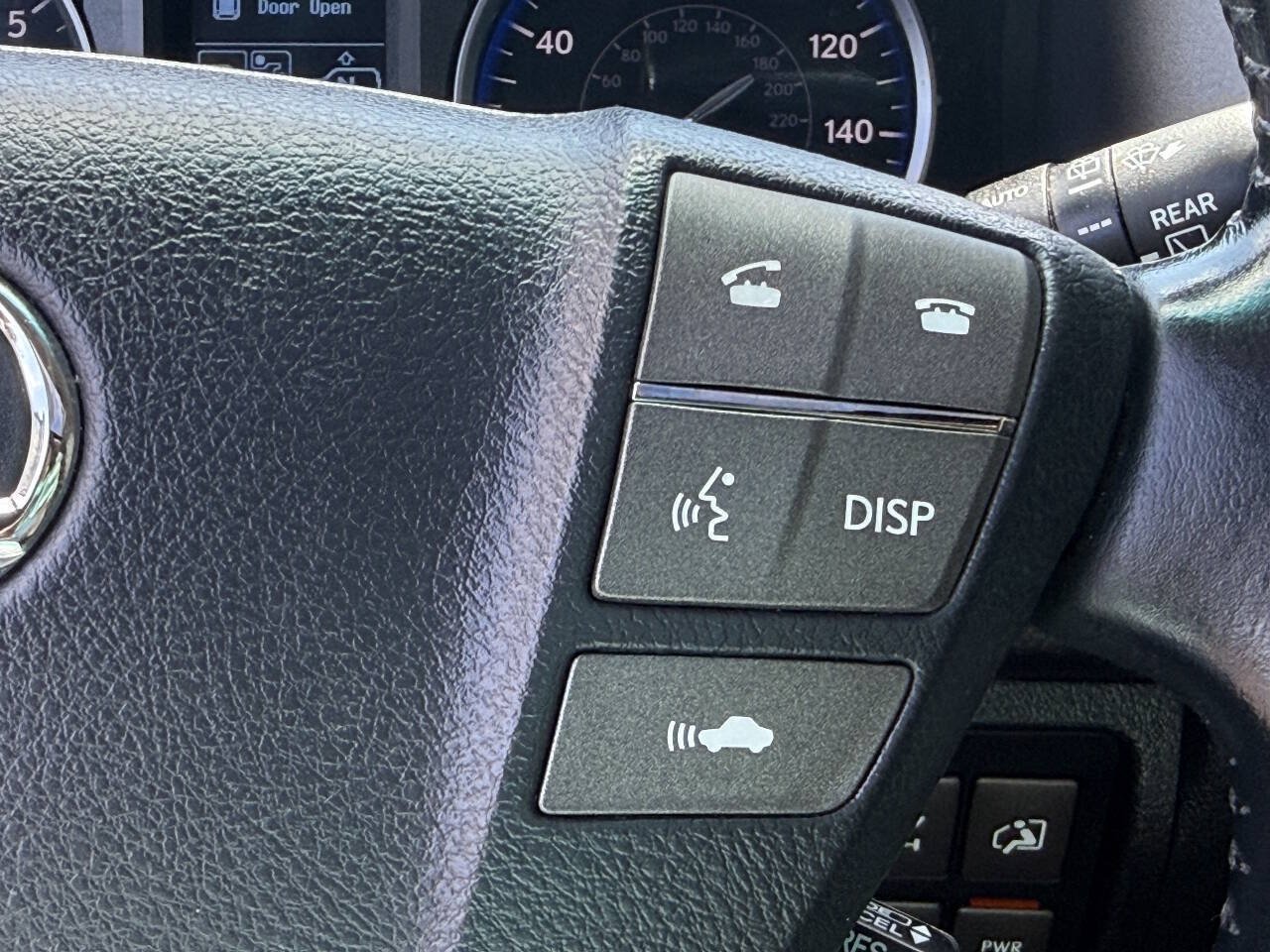 Used 2011 Lexus LX 570 4WD w/ Luxury Pkg w/Pre-crash image 14