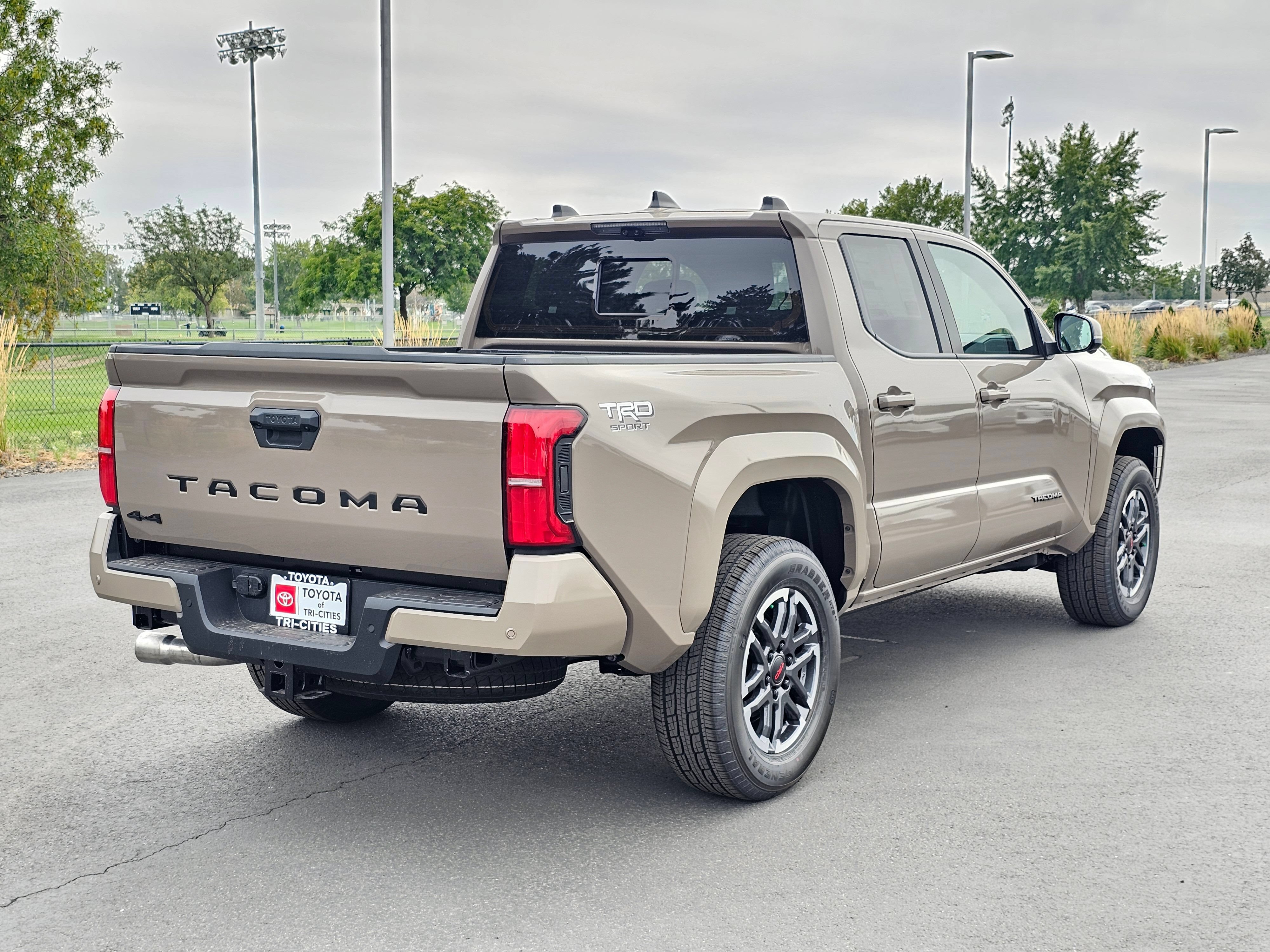 Used 2026 Toyota Tacoma TRD Sport w/ TRD Sport Premium Package AWD/4WD image 5