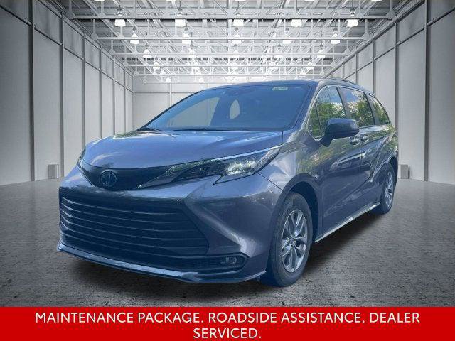 Certified 2025 Toyota Sienna XLE FWD image 4