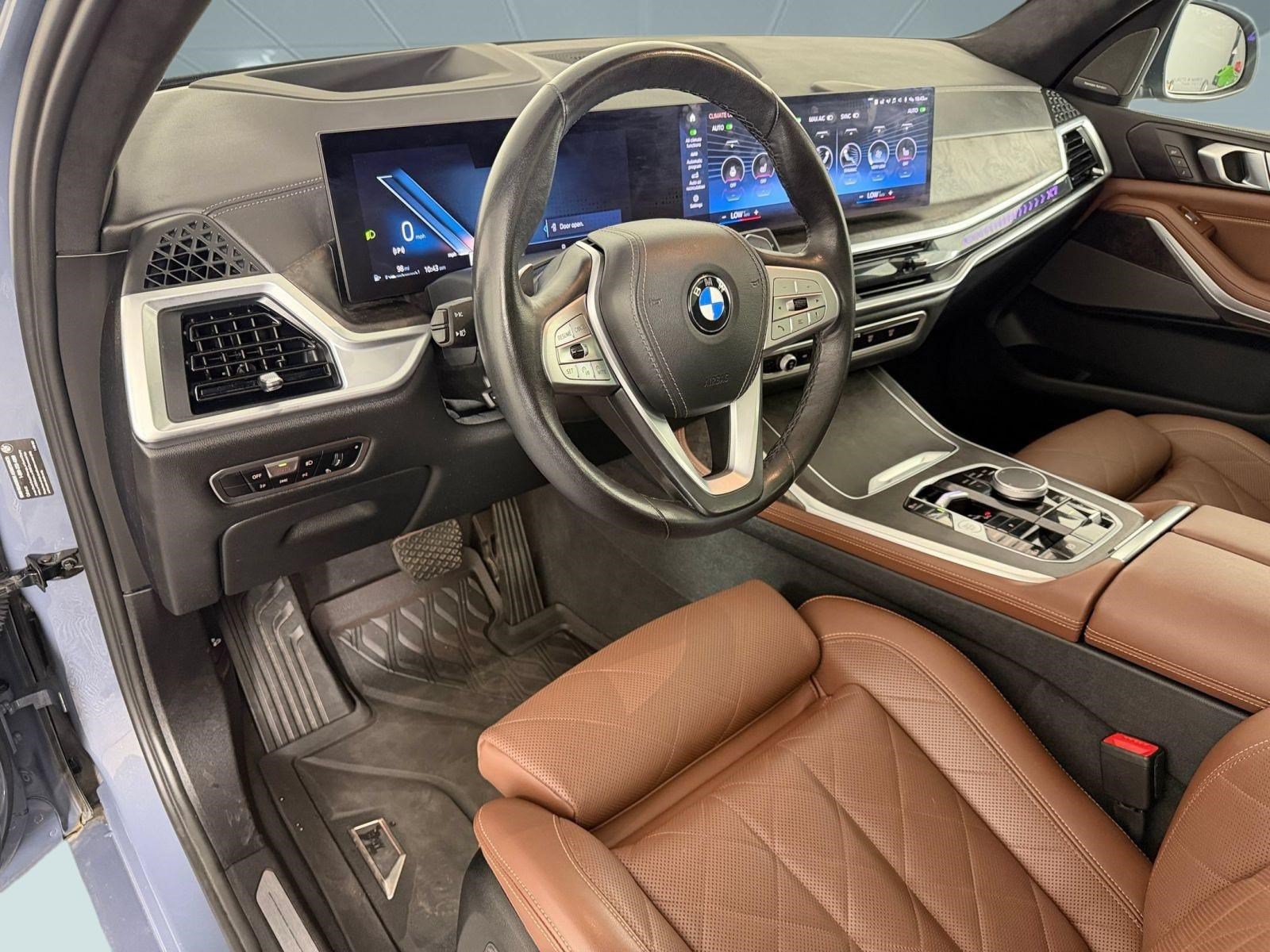 Used 2023 BMW X7 xDrive40i w/ Premium Package AWD/4WD image 4