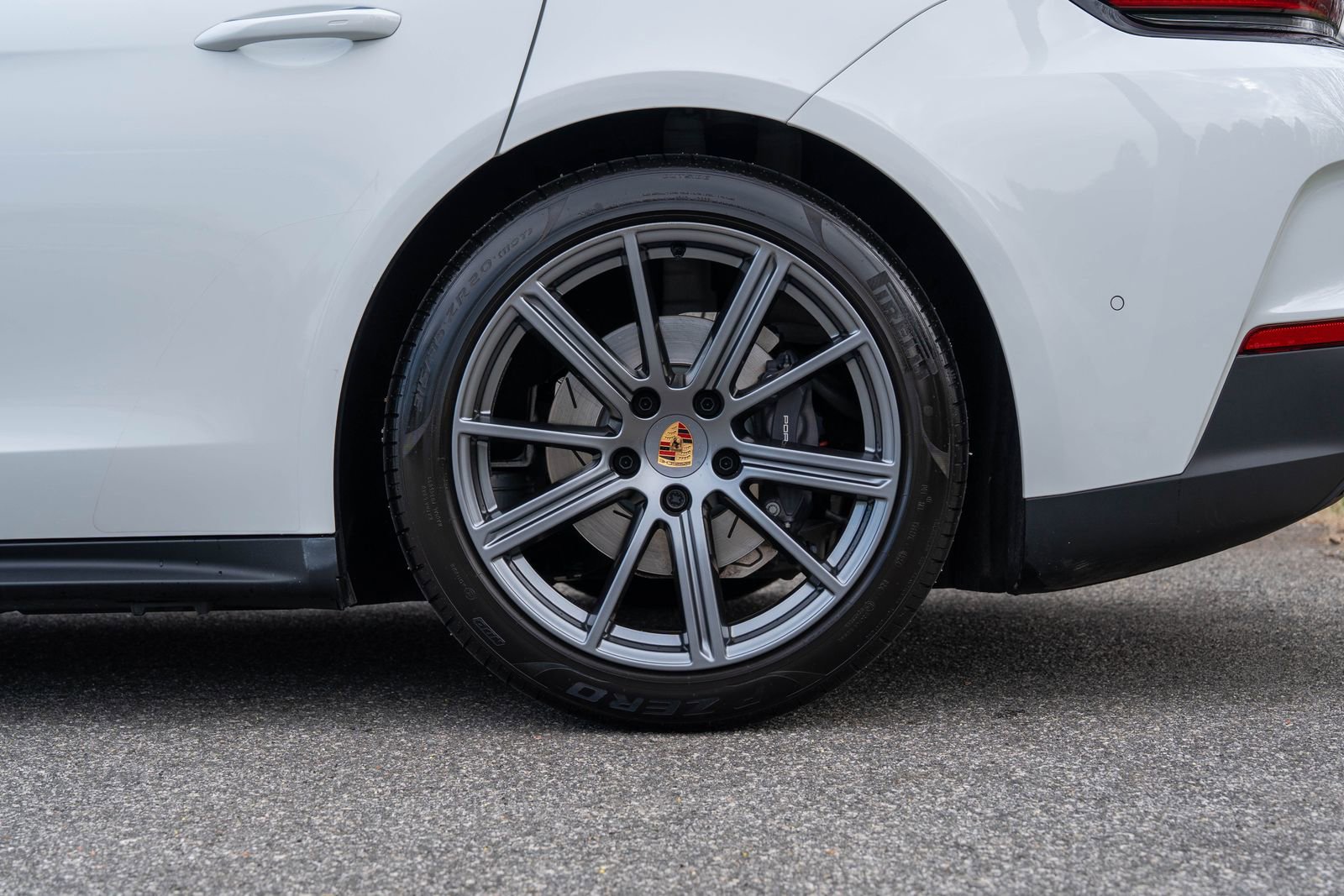 Certified 2025 Porsche Panamera image 12