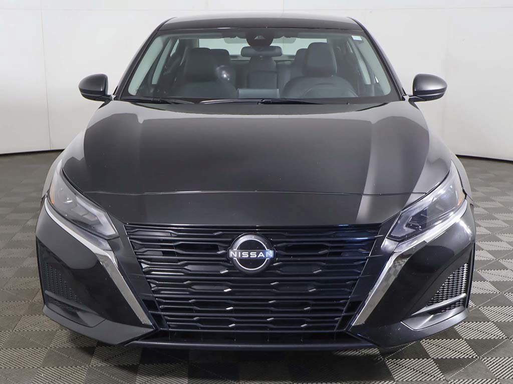 Used 2025 Nissan Altima 2.5 SV FWD image 8