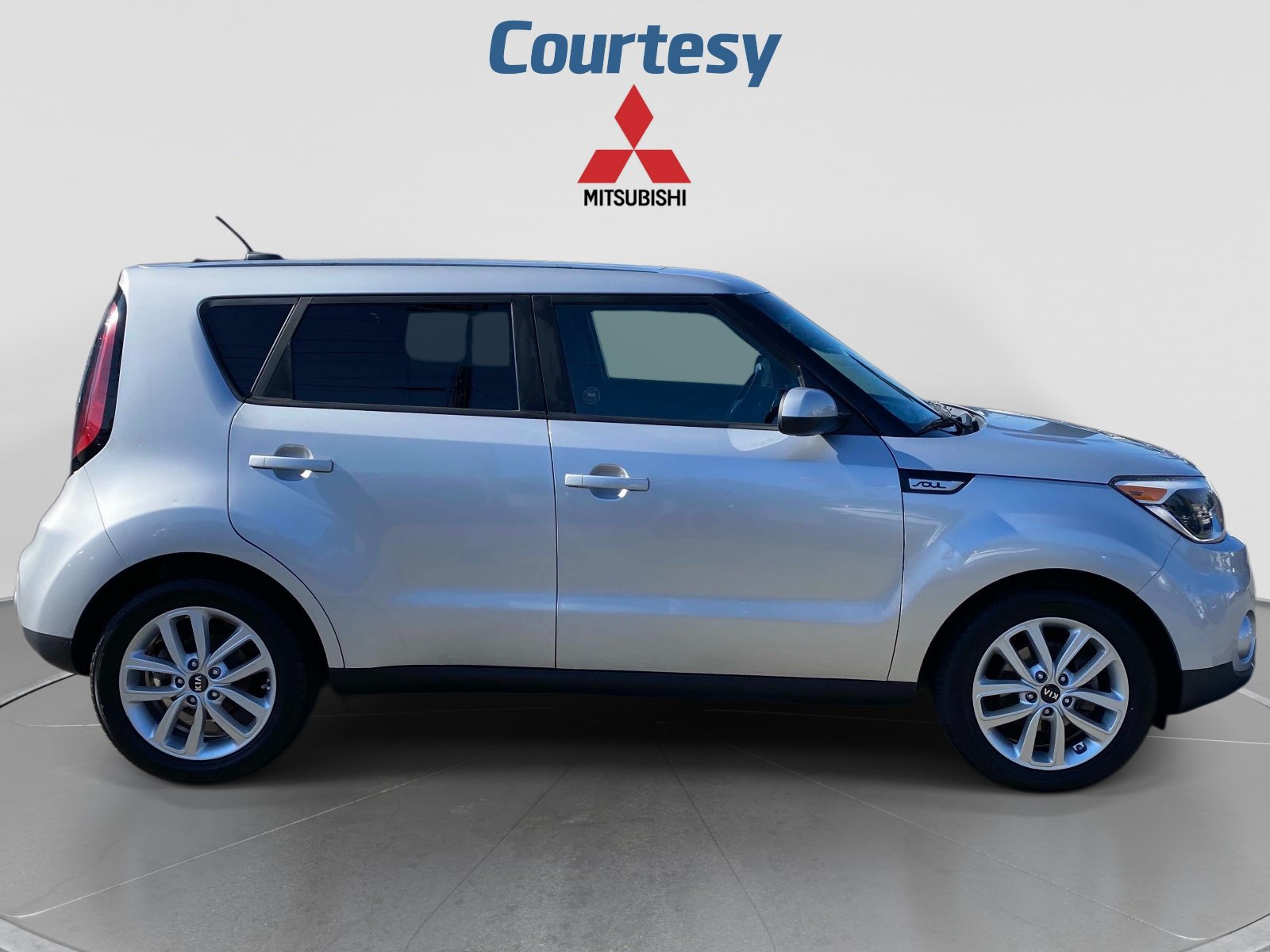 Used 2017 Kia Soul + FWD image 7