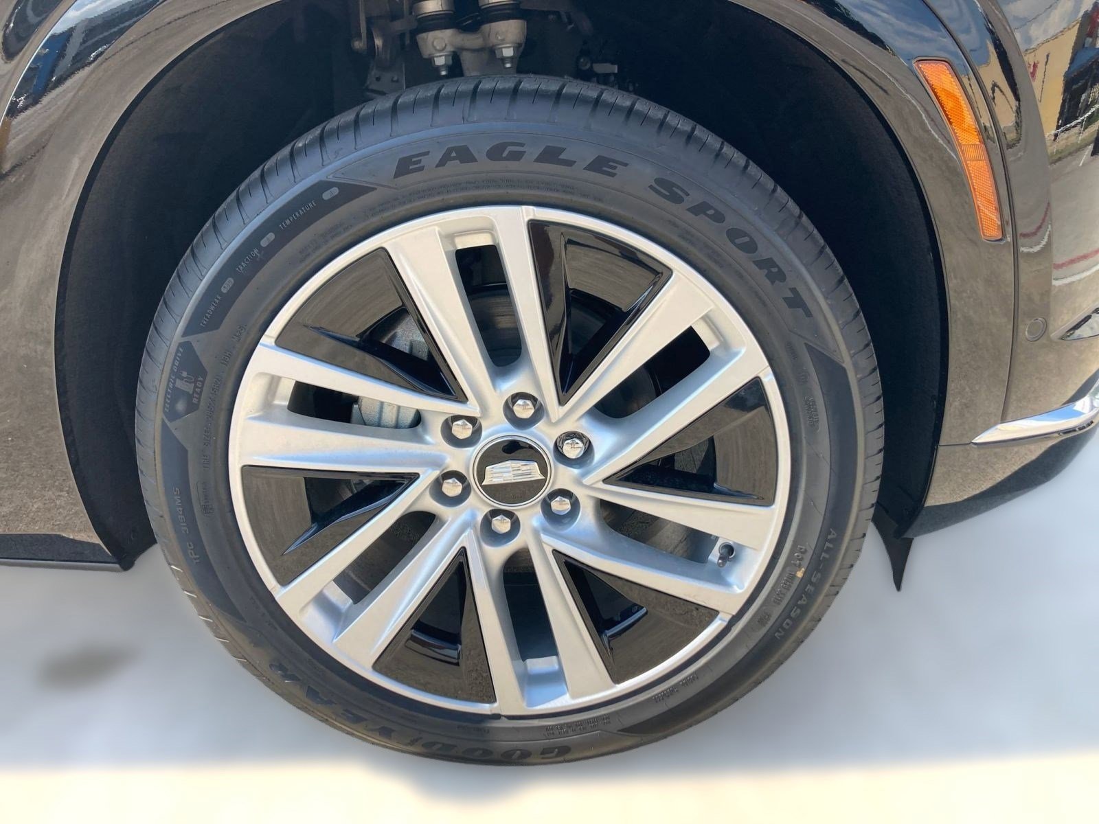 New 2026 Cadillac Vistiq Luxury w/ LPO, Floor Liner Package image 10