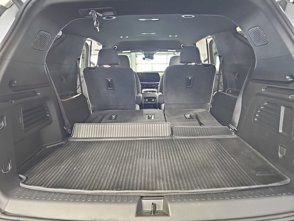 Used 2024 Chevrolet Traverse Z71 w/ Enhanced Driving Package image 18