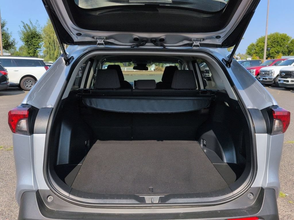 Used 2024 Toyota RAV4 LE AWD/4WD image 23