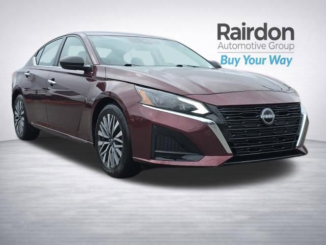 Used 2024 Nissan Altima 2.5 SV FWD image 1