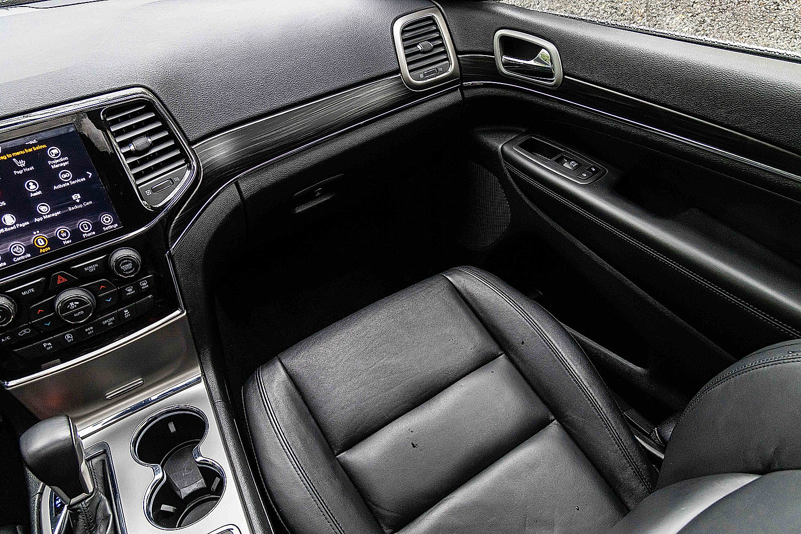 Used 2022 Jeep Grand Cherokee Limited image 19