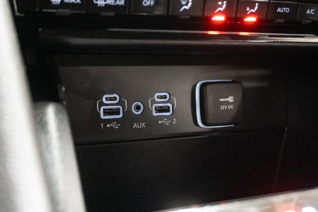 Certified 2024 Jeep Grand Cherokee L Limited w/ Black Appearance Package image 19