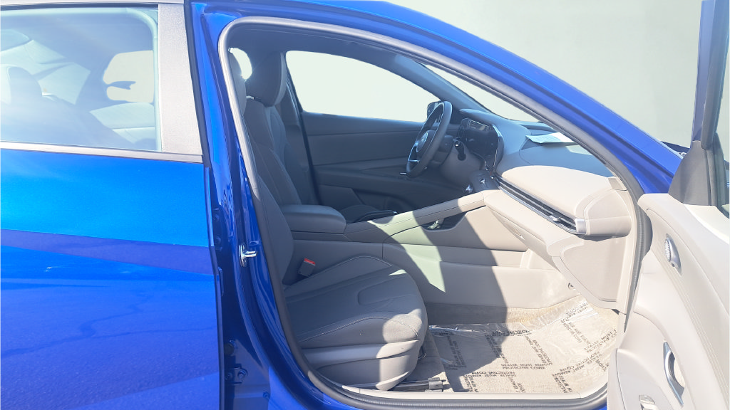 Used 2024 Hyundai Elantra SEL FWD image 28