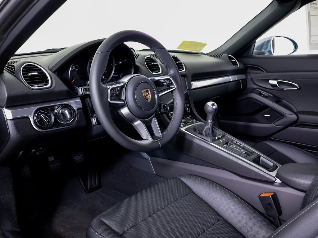 Used 2025 Porsche 718 Boxster image 4