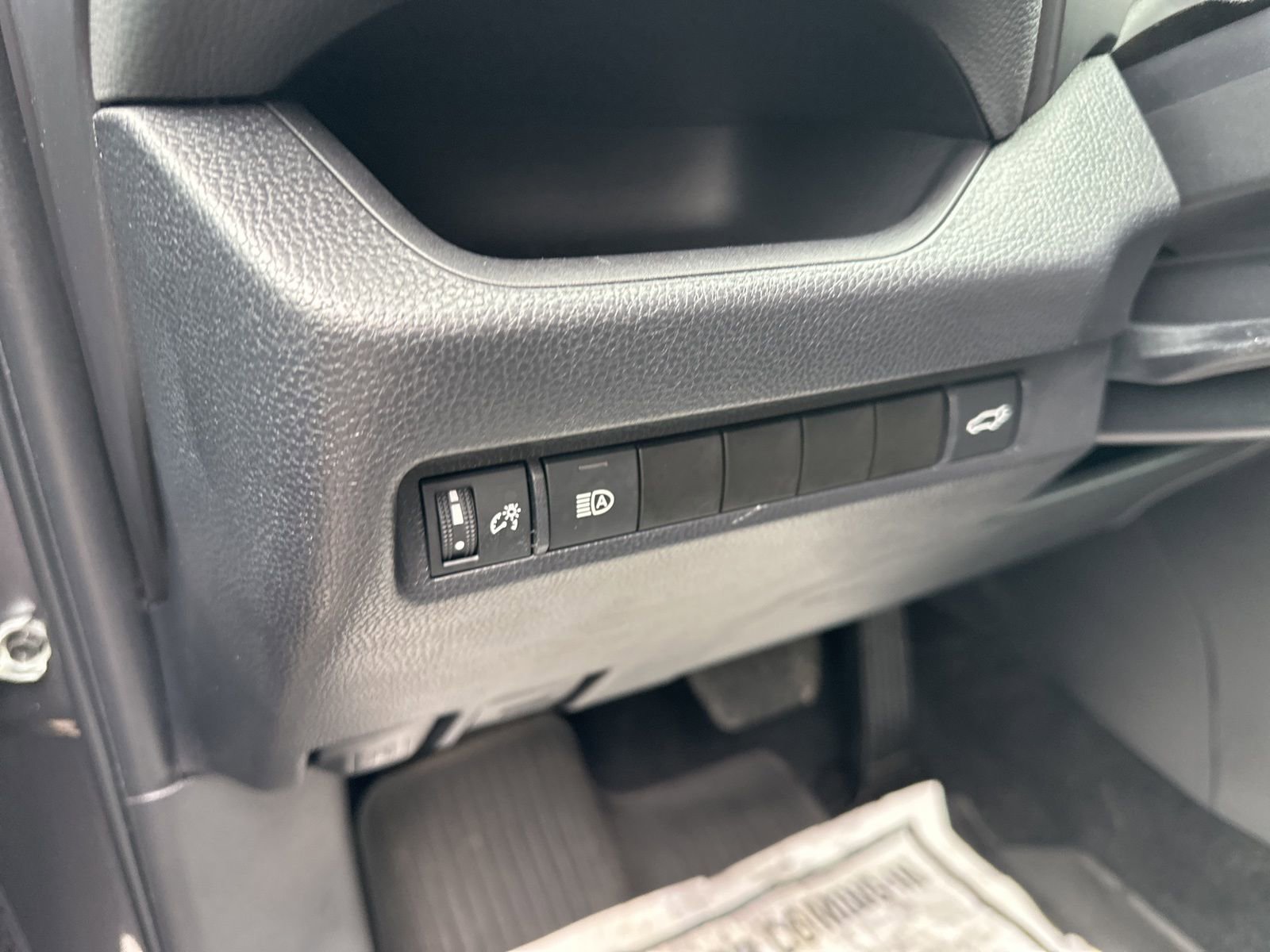 Used 2024 Toyota RAV4 XLE w/ Convenience Package AWD/4WD image 8