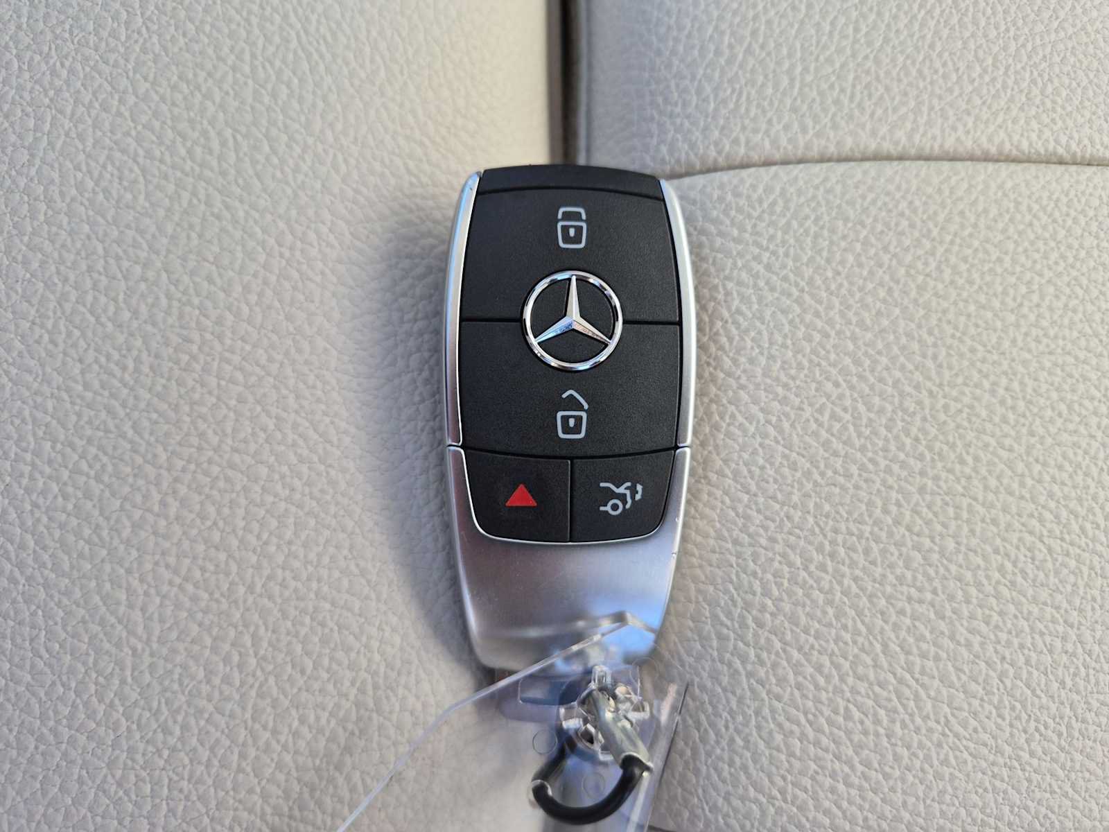 Used 2021 Mercedes-Benz GLB 250 4MATIC image 36