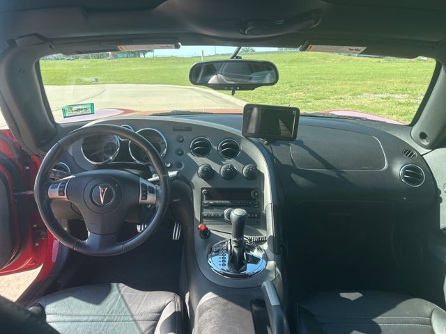 Used 2007 Pontiac Solstice Convertible w/ Premium Package RWD image 10