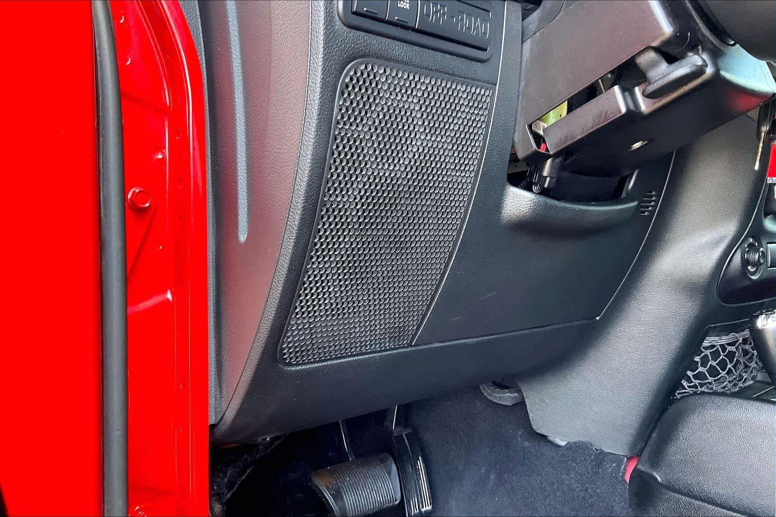 Used 2014 Jeep Wrangler Rubicon w/ Power Convenience Group AWD/4WD image 35