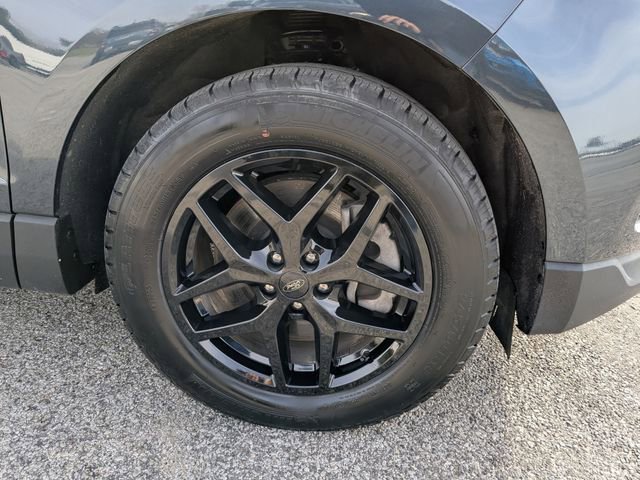 Used 2024 Ford Edge SEL w/ Convenience Package image 9