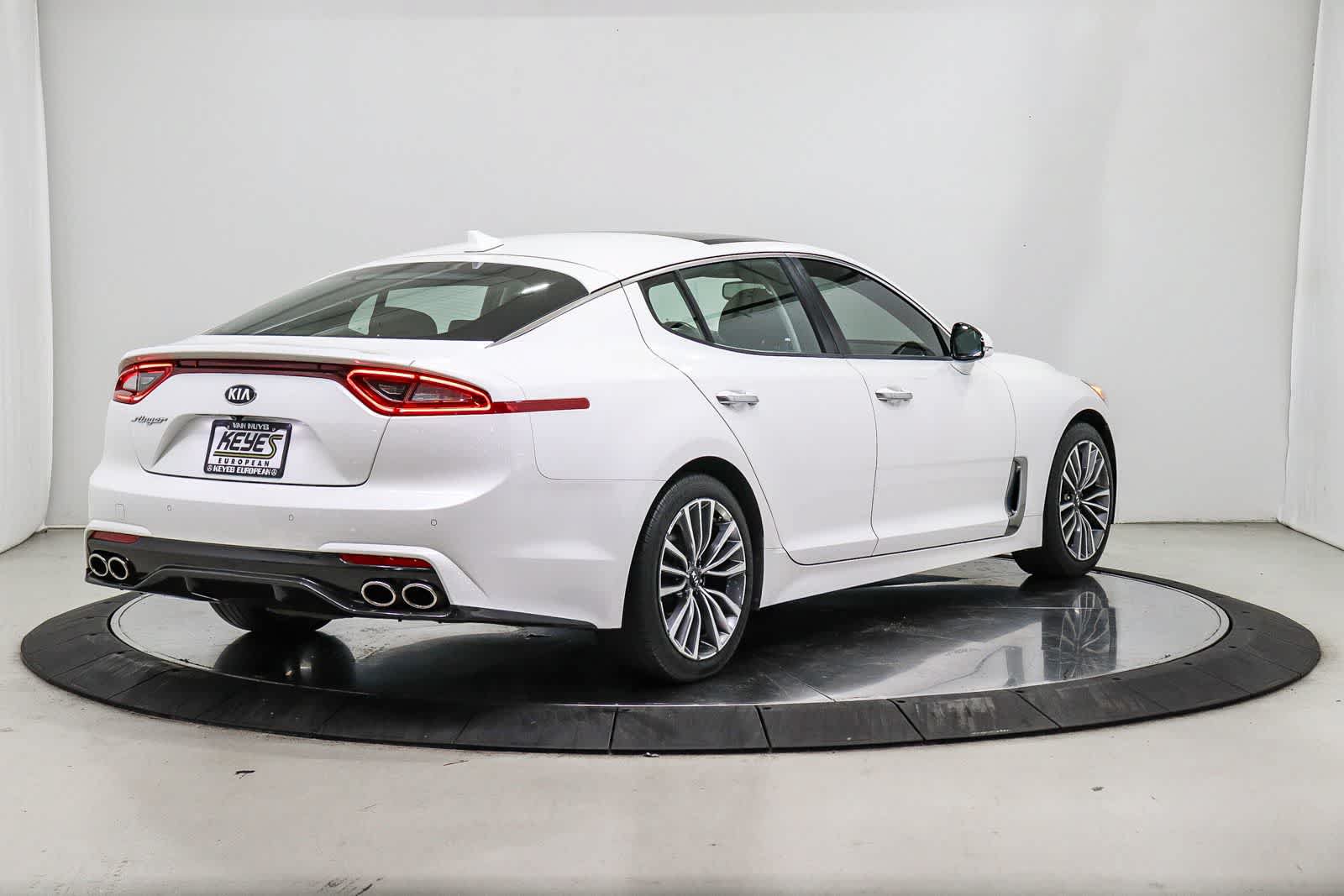 Used 2019 Kia Stinger Premium RWD image 4