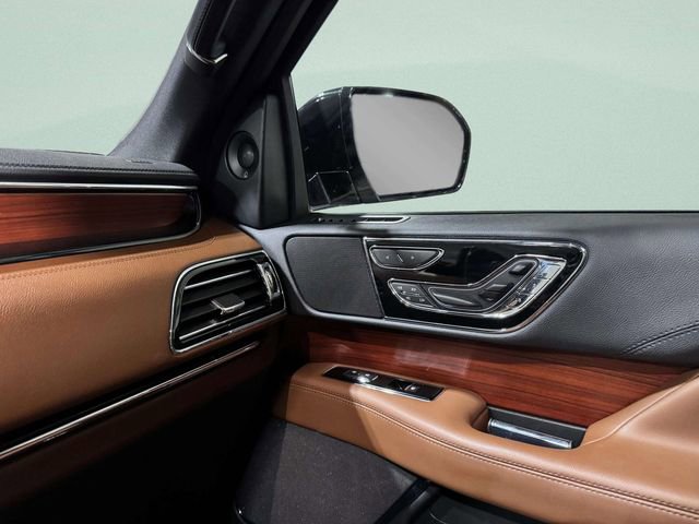 Used 2022 Lincoln Navigator Reserve image 13