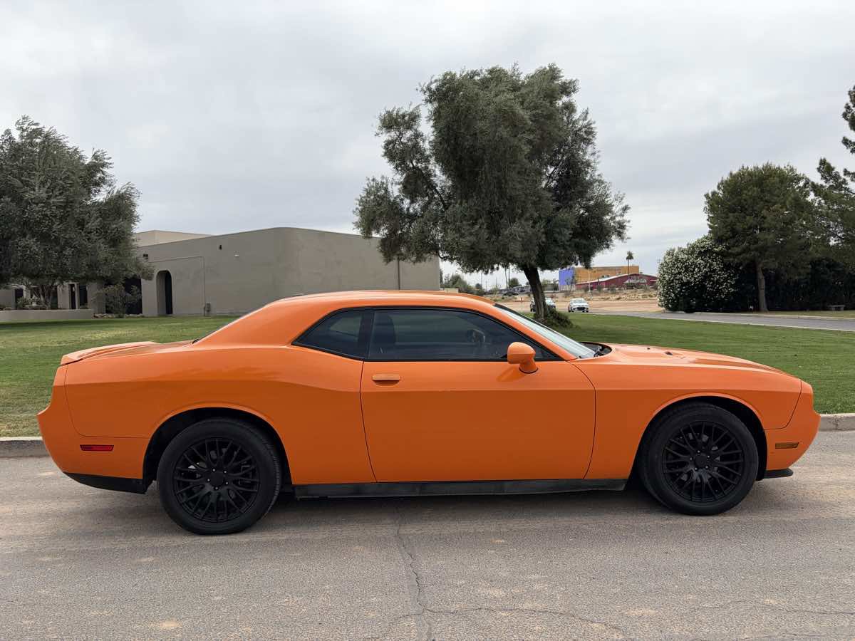 Used 2012 Dodge Challenger SXT image 7
