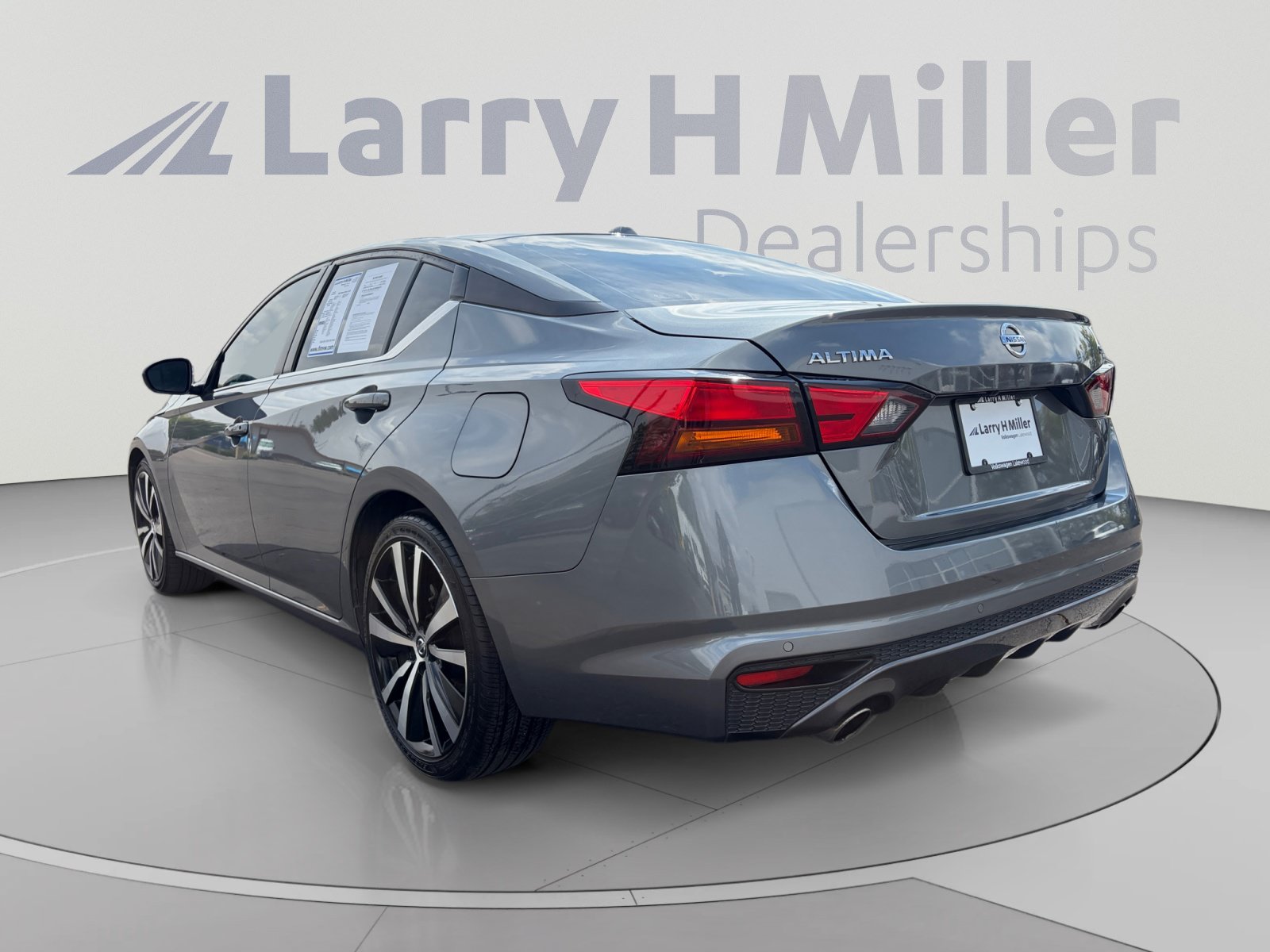 Used 2021 Nissan Altima 2.5 SR FWD image 3