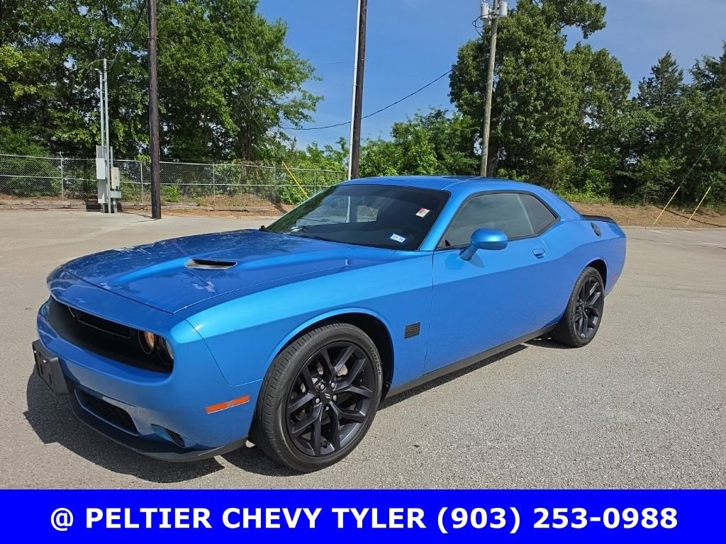 Used 2019 Dodge Challenger SXT w/ Blacktop Package RWD image 1