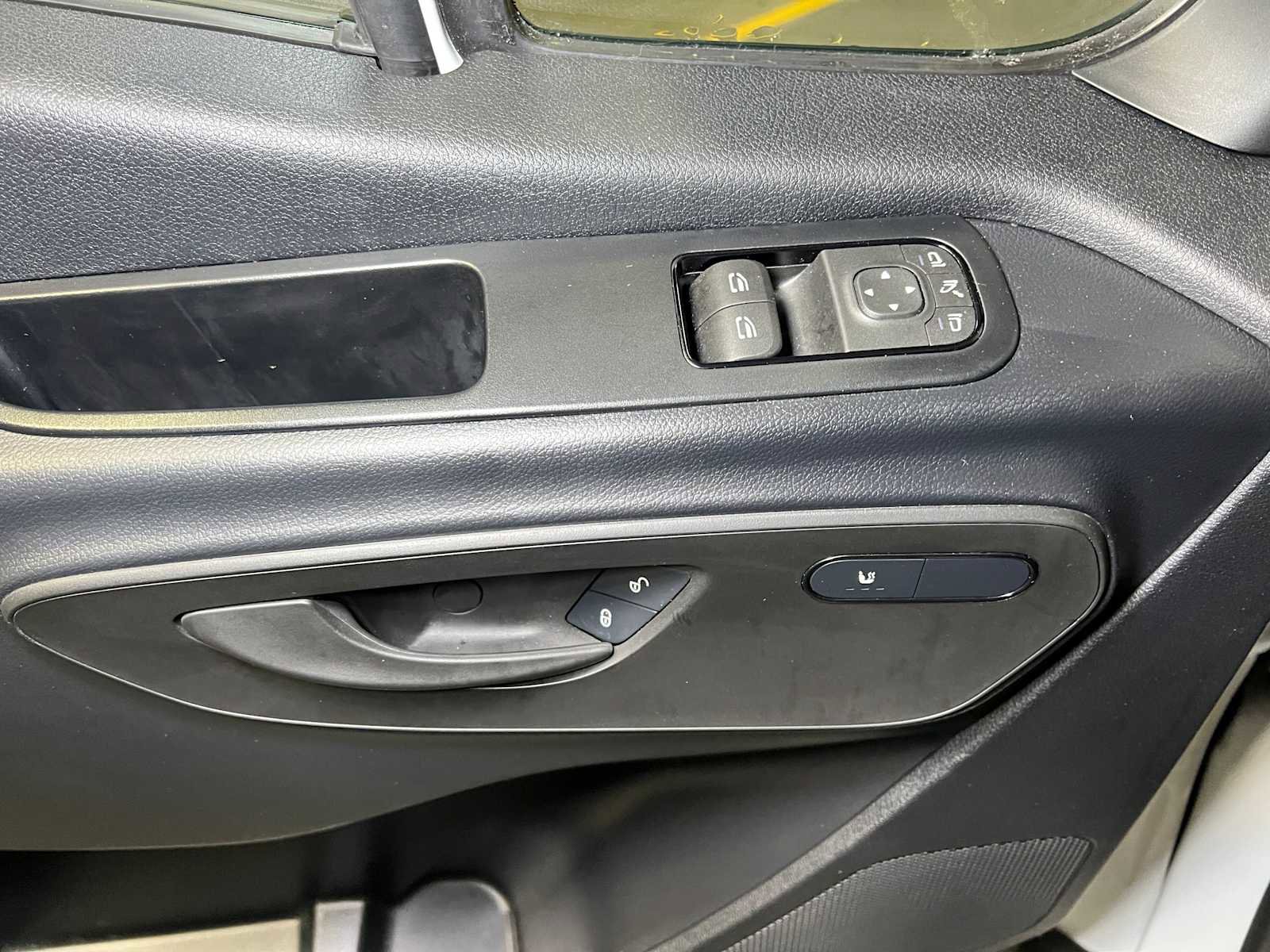 Used 2025 Mercedes-Benz Sprinter 2500 image 21