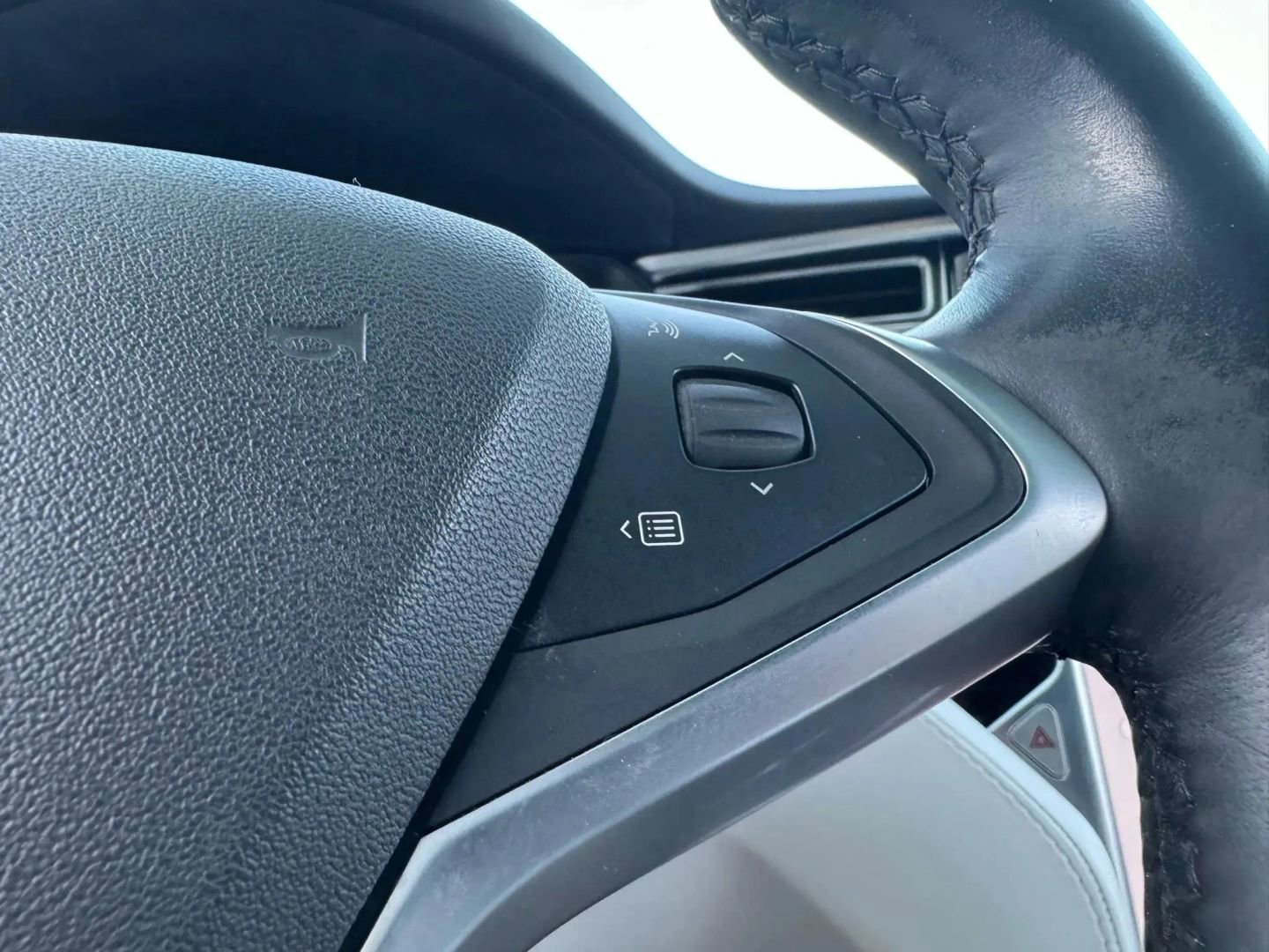 Used 2017 Tesla Model X 100D image 61