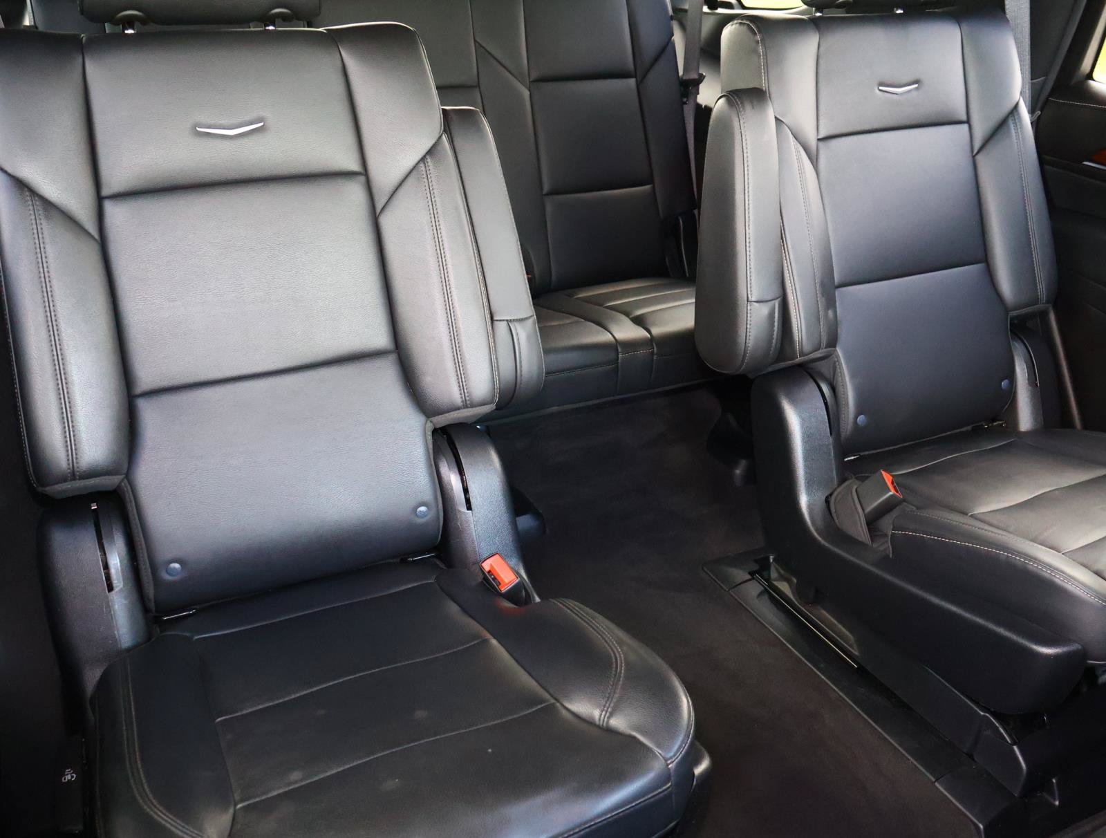 Used 2022 Cadillac Escalade Luxury RWD image 25