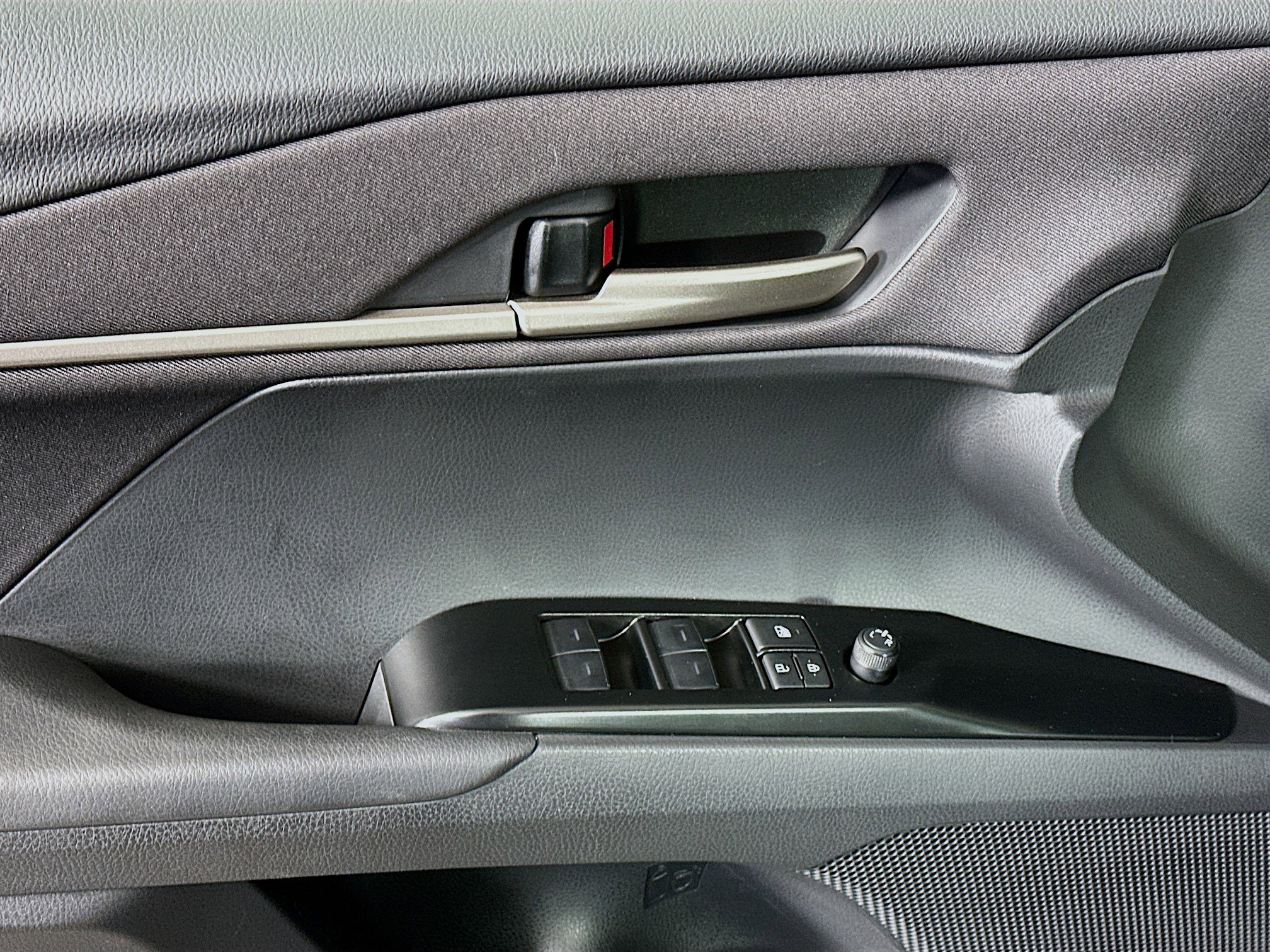 Used 2025 Toyota Camry LE image 15