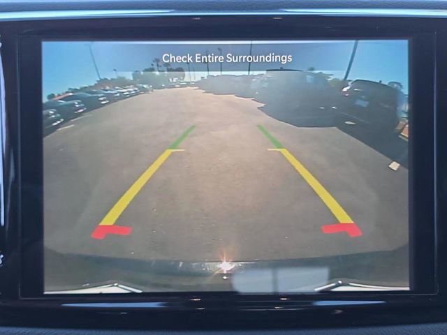 Used 2024 Chrysler Pacifica Touring-L image 21