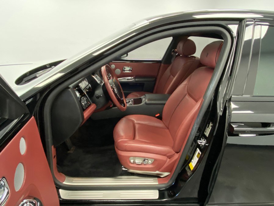 Used 2015 Rolls-Royce Ghost image 21