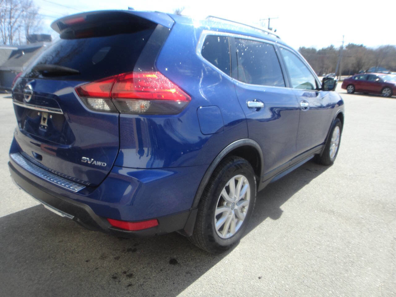 Used 2017 Nissan Rogue SV w/ SV Premium Package AWD/4WD image 4