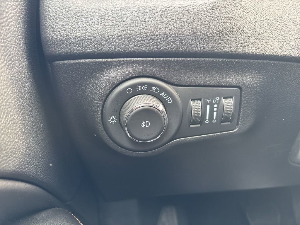 Certified 2021 Jeep Compass Latitude image 9