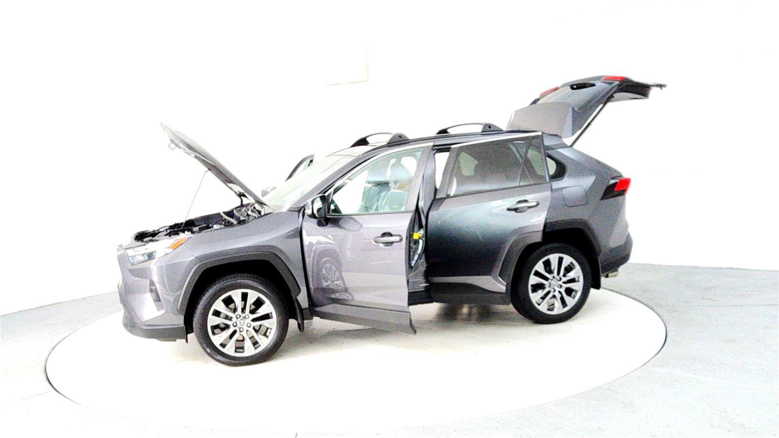 Certified 2022 Toyota RAV4 XLE Premium image 10