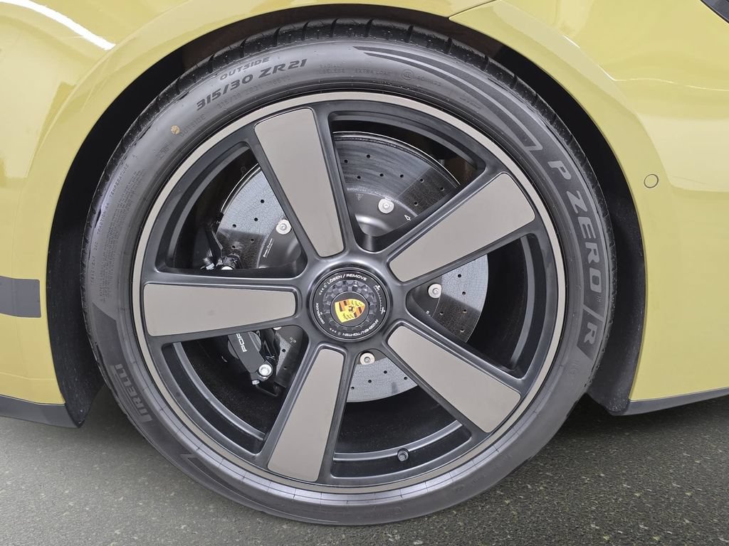 New 2026 Porsche 911 GTS RWD image 31